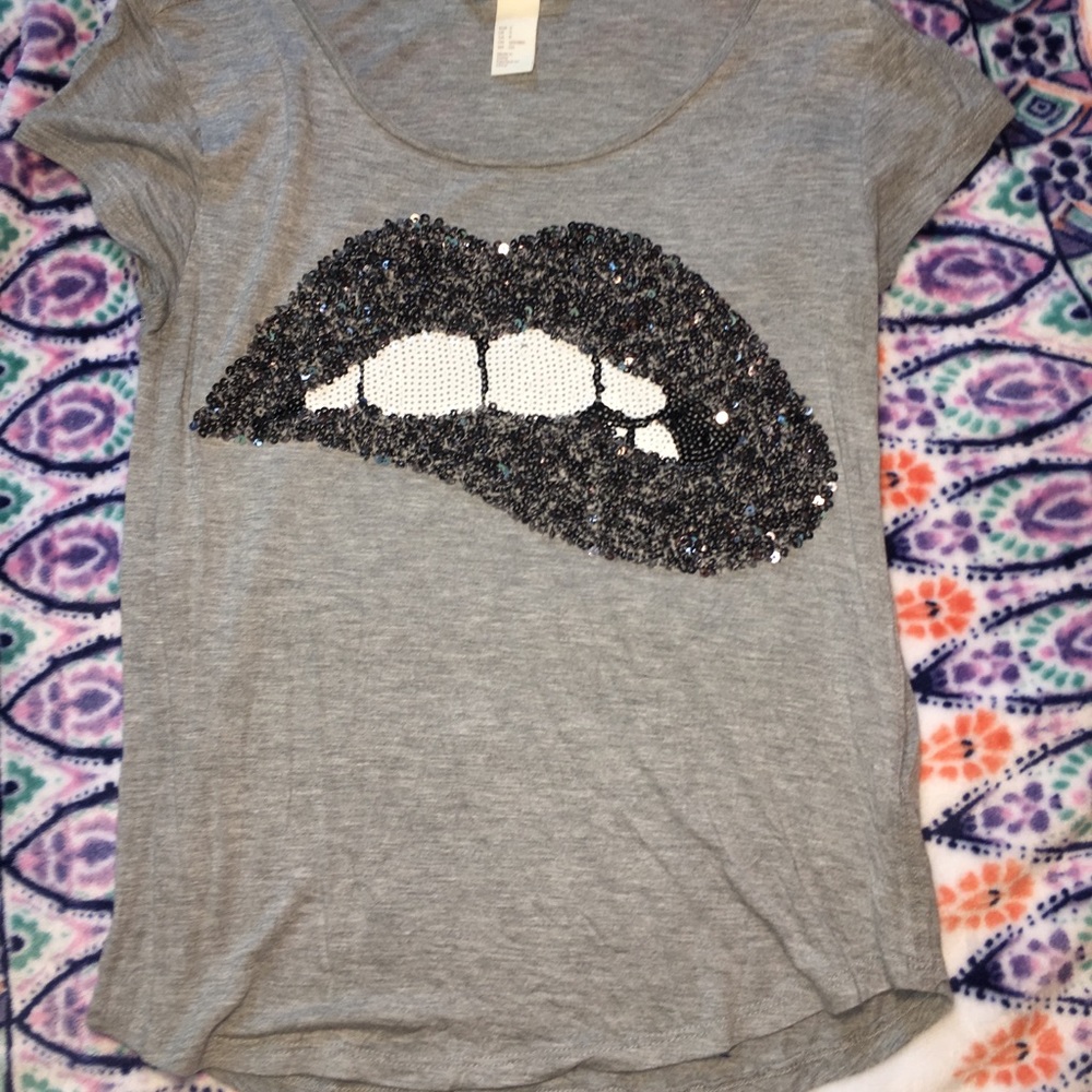H&M light fitting shirt